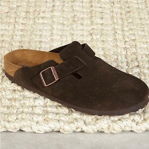 Birkenstock Boston clogs. Size 38 (7-7.5), regular width. Color is Mocha suede.
